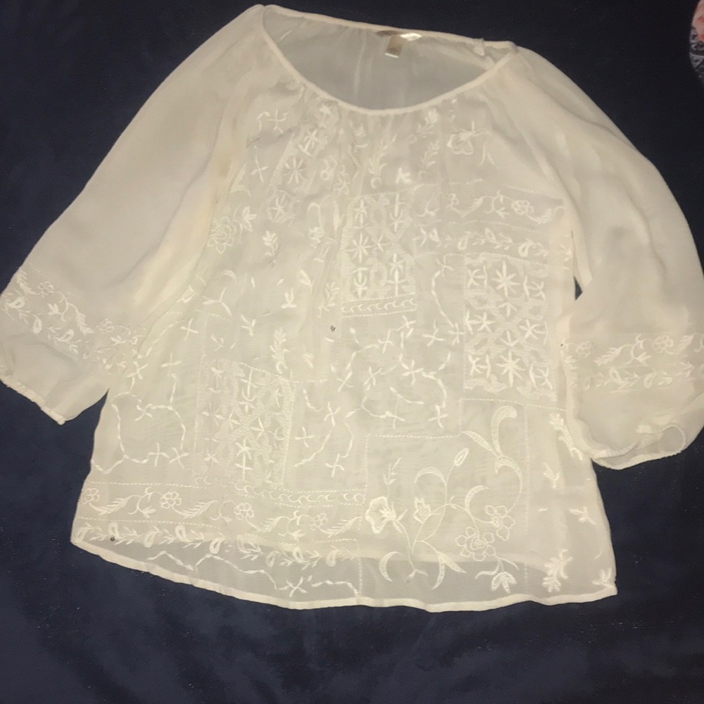 White 3/4 sleeve top size Medium.